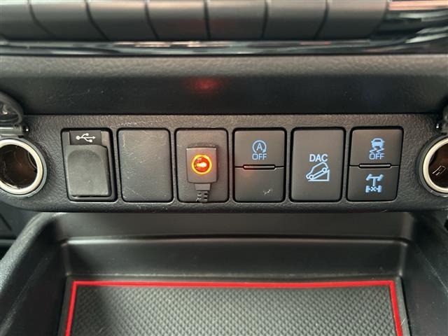 Toyota HILUX 2022 7014243-21