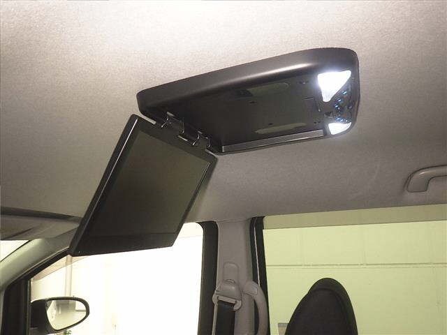 Toyota ISIS 2014 7019050-8