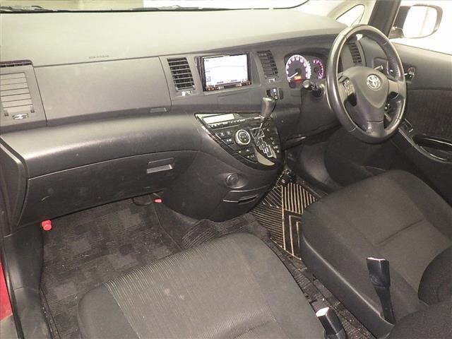 Toyota ISIS 2012 7019052-4