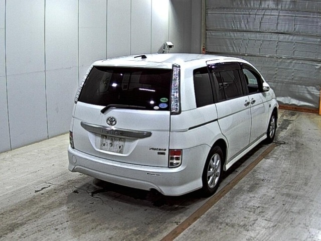 Toyota ISIS 2013 7019054-5