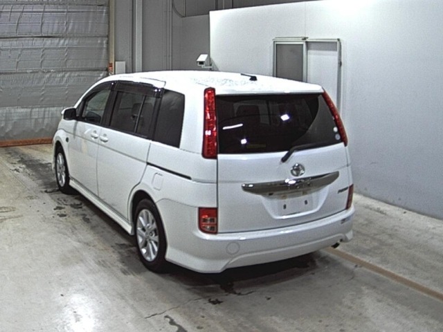 Toyota ISIS 2009 7019055-1