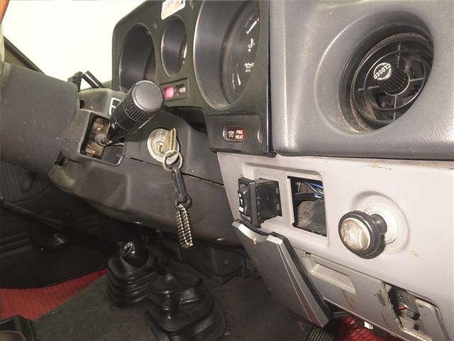 Toyota LAND CRUISER 1985 7022137-8