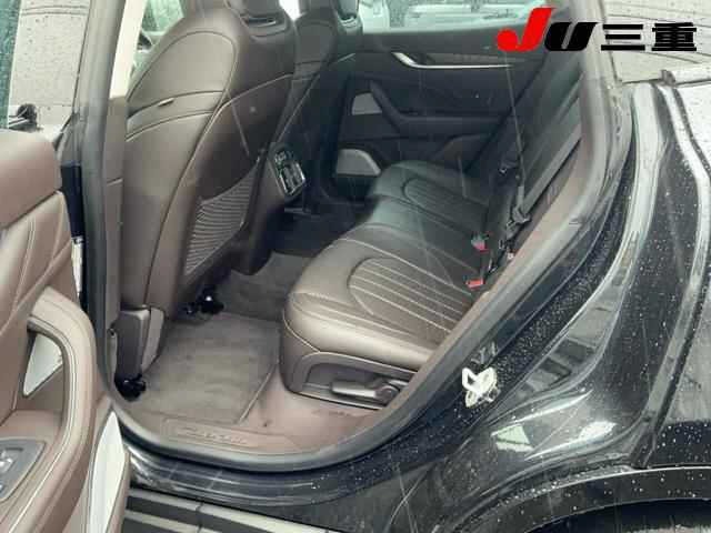 Maserati LEVANTE 2022 7007341-10