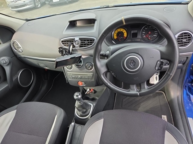 Renault LUTECIA 2010 7012325-2