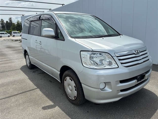Toyota NOAH 2003 7012830-0