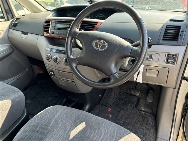 Toyota NOAH 2003 7012830-3