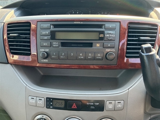 Toyota NOAH 2003 7012830-4