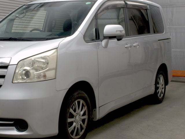 Toyota NOAH 2009 7012877-4