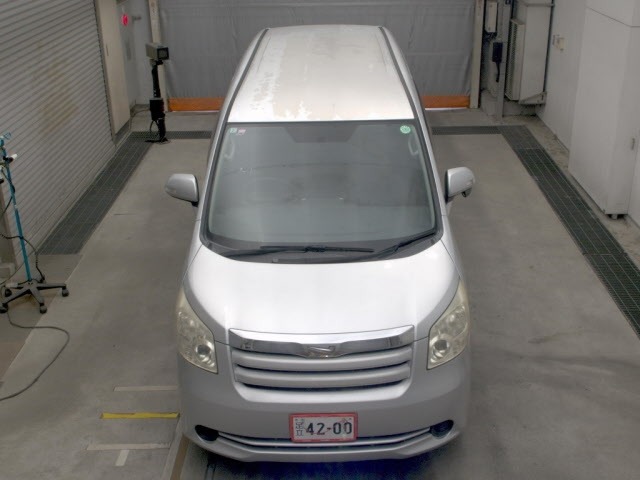 Toyota NOAH 2009 7012877-6