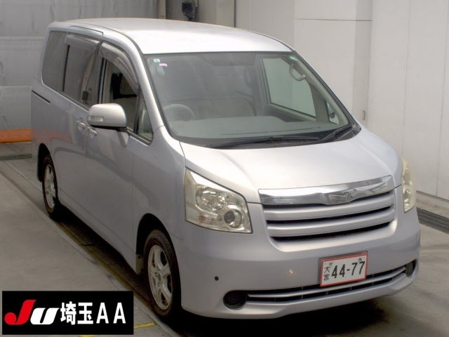 Toyota NOAH 2009 7012887-0