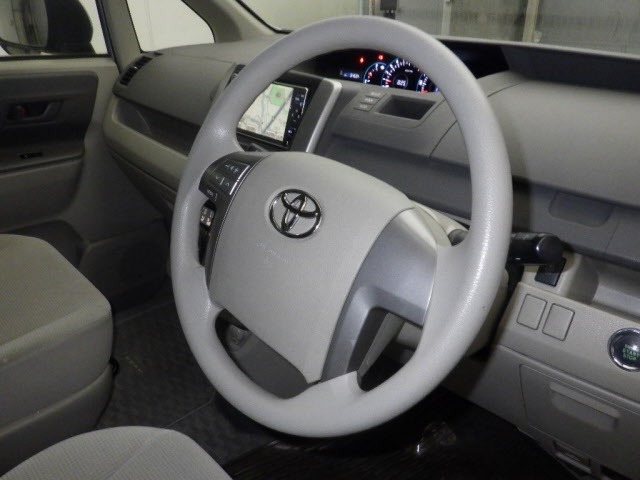 Toyota NOAH 2009 7012887-3