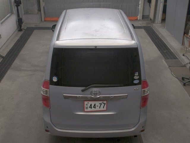 Toyota NOAH 2009 7012887-7
