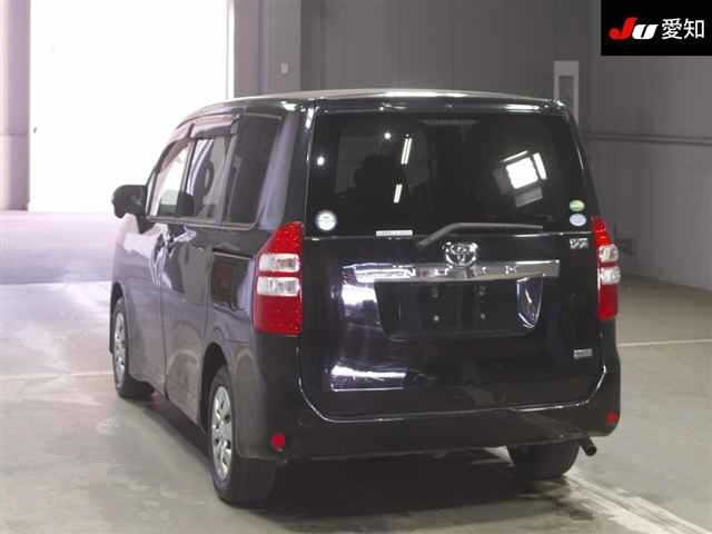 Toyota NOAH 2012 7013004-1
