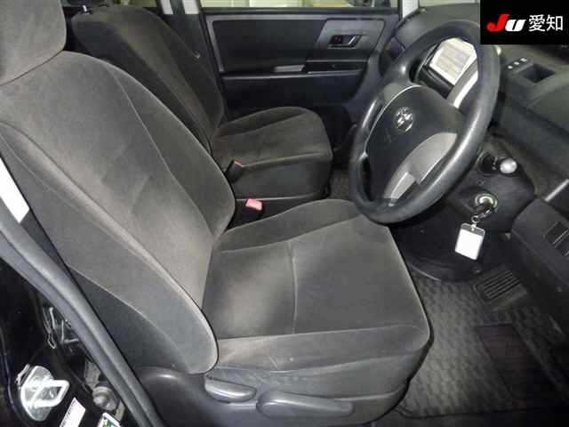 Toyota NOAH 2012 7013004-6