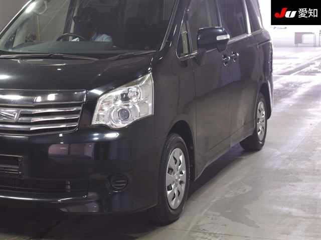 Toyota NOAH 2012 7013004-7