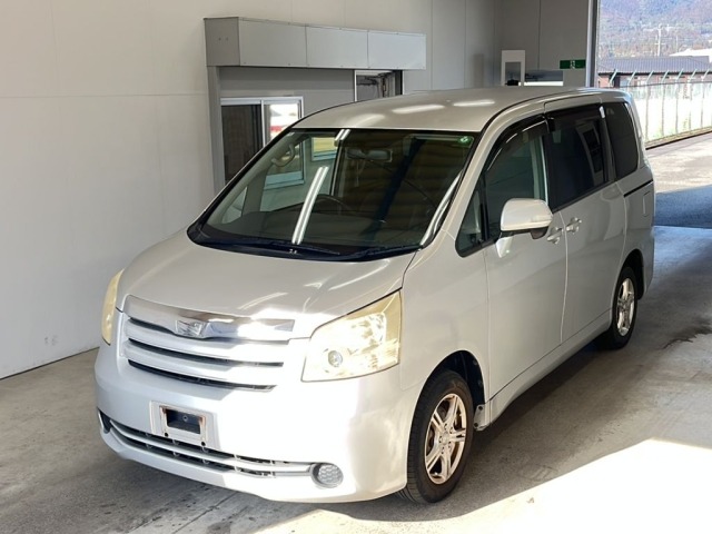 Toyota NOAH 2008 7013028-0