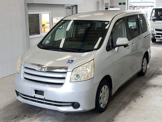 Toyota NOAH 2009 7013029-0