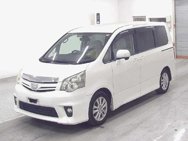 Toyota NOAH 2010 7013069-4