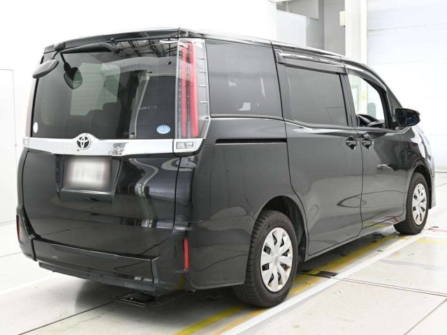 Toyota NOAH 2020 7013169-1