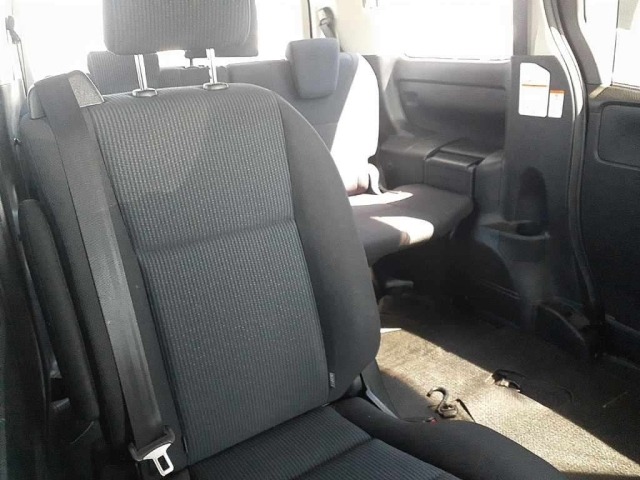 Toyota NOAH 2020 7013169-11