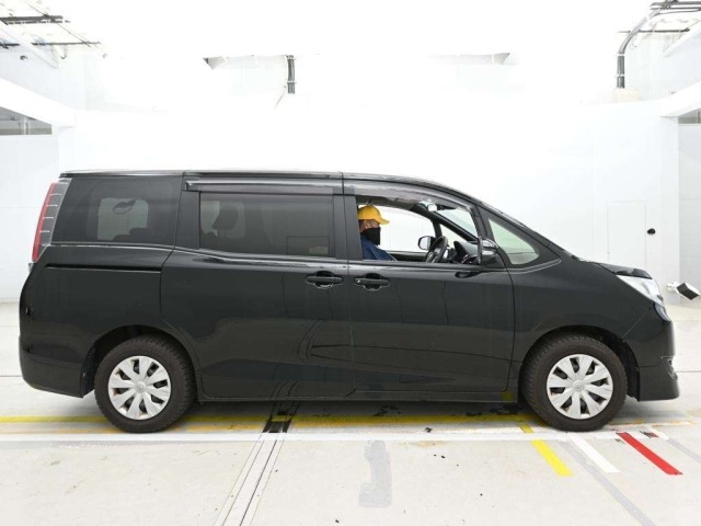 Toyota NOAH 2020 7013169-3