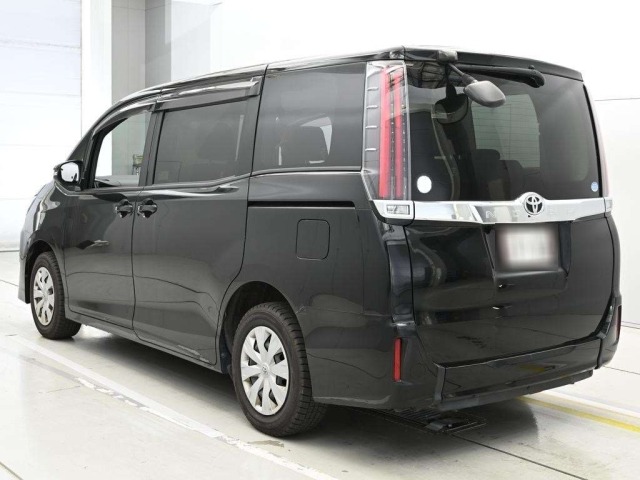 Toyota NOAH 2020 7013169-6