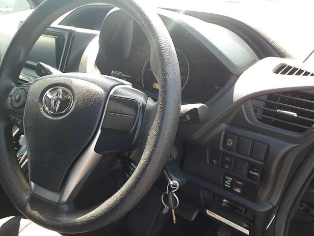 Toyota NOAH 2020 7013169-9