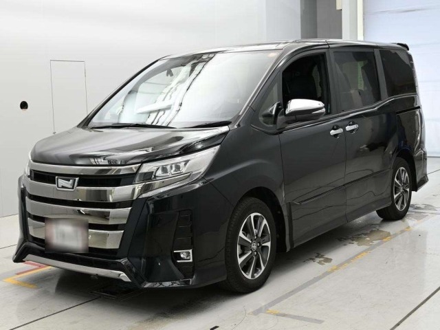 Toyota NOAH 2020 7013170-0