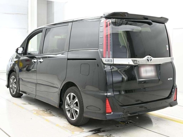 Toyota NOAH 2020 7013170-6