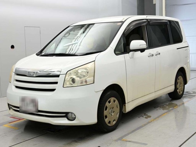 Toyota NOAH 2010 7013198-0
