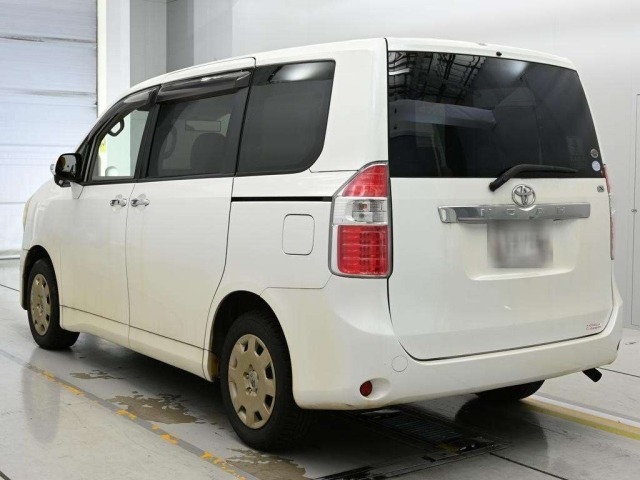 Toyota NOAH 2010 7013198-6