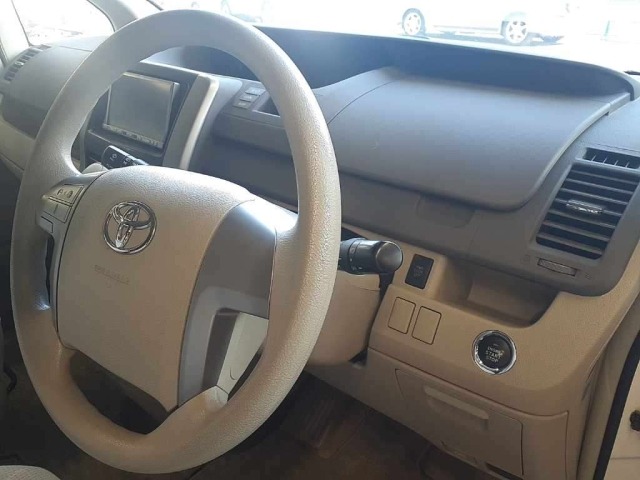 Toyota NOAH 2010 7013198-9