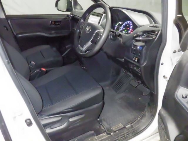 Toyota NOAH 2015 7013275-3