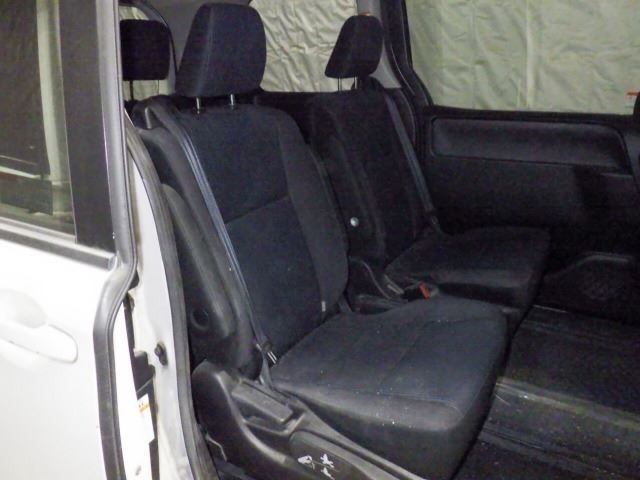 Toyota NOAH 2015 7013275-5