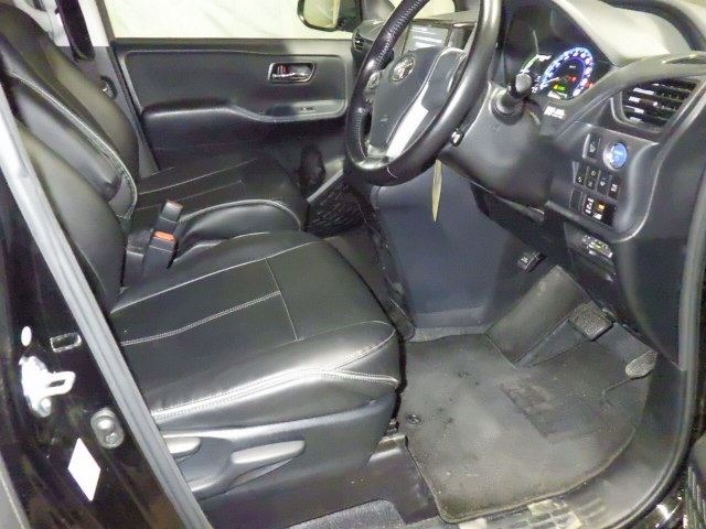 Toyota NOAH 2016 7013276-3