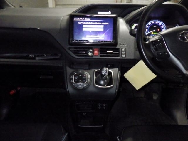 Toyota NOAH 2016 7013276-4