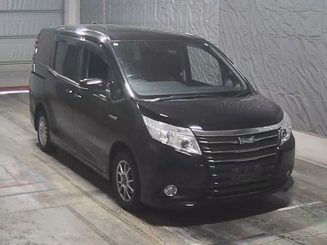 Toyota NOAH 2016 7013276-6