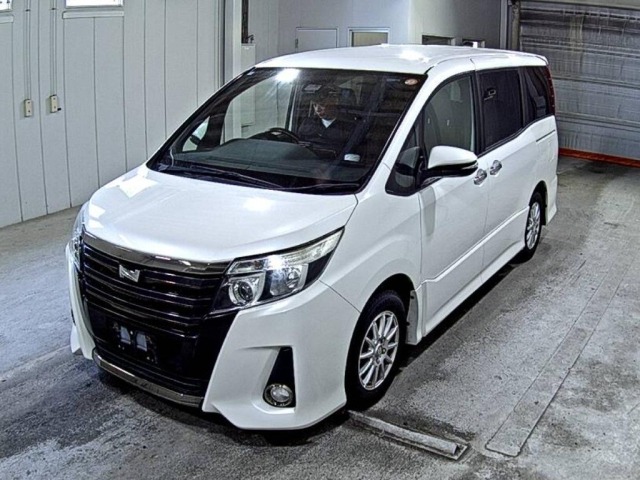 Toyota NOAH 2016 7013306-4
