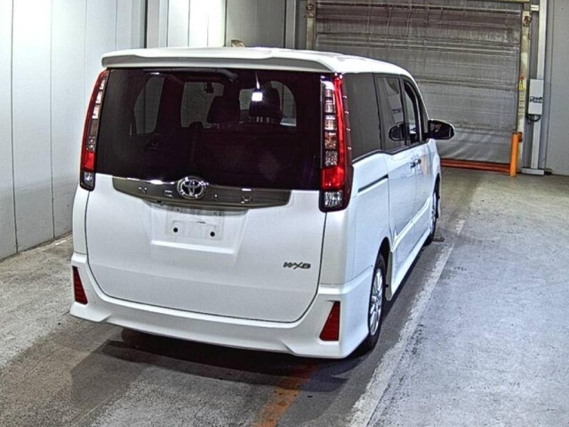 Toyota NOAH 2016 7013306-5