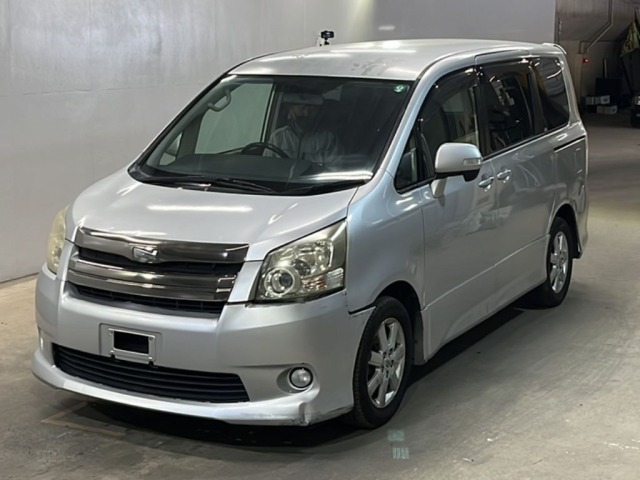 Toyota NOAH 2009 7013339-0