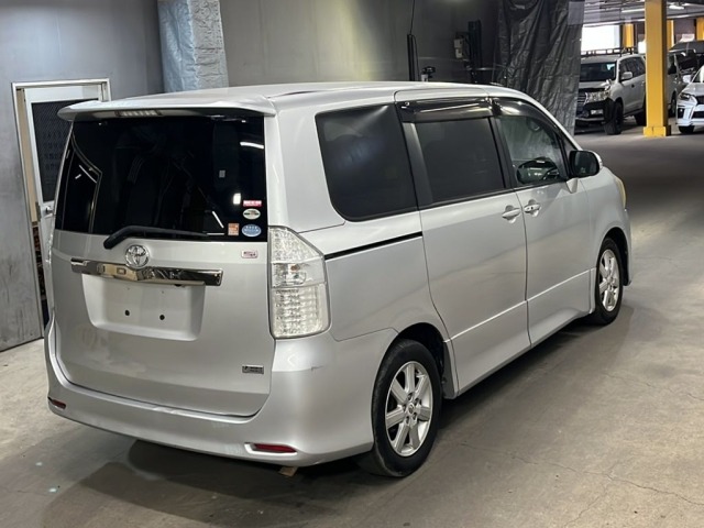 Toyota NOAH 2009 7013339-5