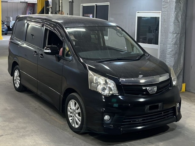 Toyota NOAH 2010 7013344-4