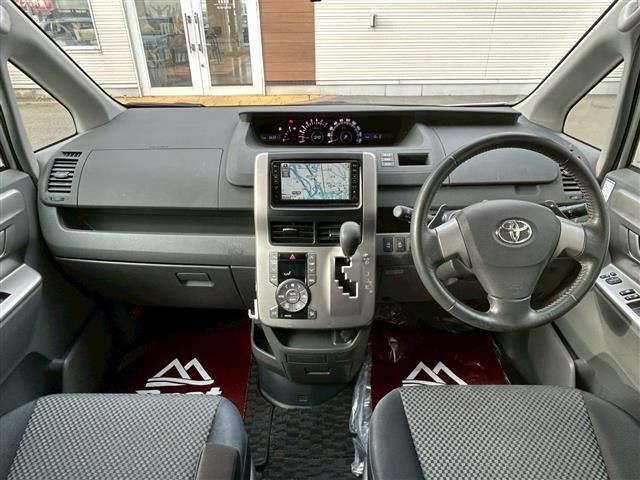 Toyota NOAH 2009 7013580-15