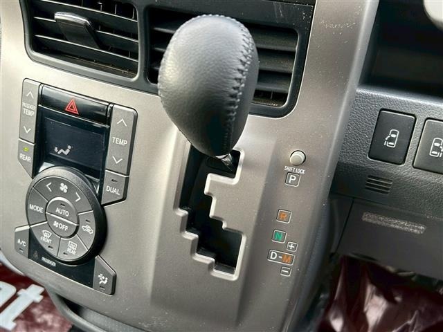 Toyota NOAH 2009 7013580-18