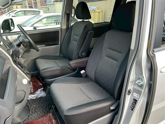 Toyota NOAH 2009 7013580-2