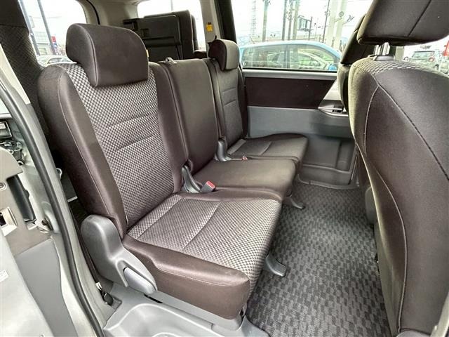 Toyota NOAH 2009 7013580-4