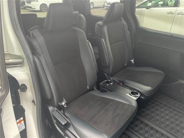 Toyota NOAH 2019 7013705-10