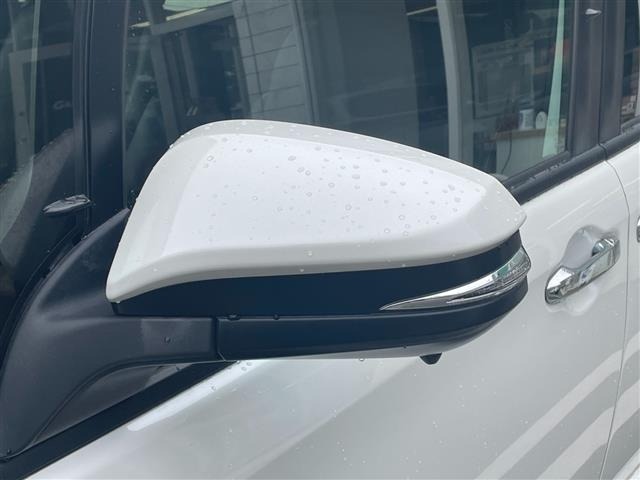 Toyota NOAH 2019 7013705-14