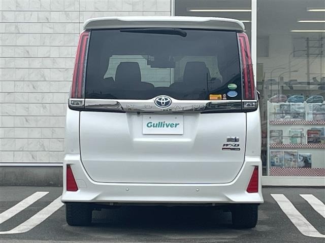 Toyota NOAH 2019 7013705-2