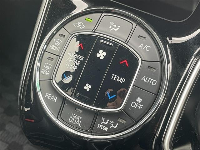Toyota NOAH 2019 7013705-6
